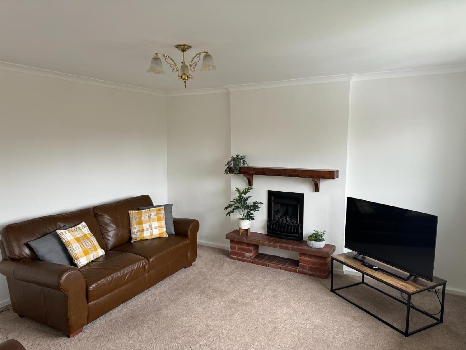 Stratford Upon Avon: 2 Bed Town Centre Apartment, Parking For One Car Екстер'єр фото